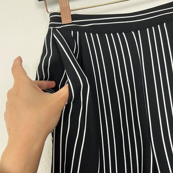 A New Day Black Striped Wide Leg Pull On Cropped High Waist Pants Womens XS - Picture 4 of 10
